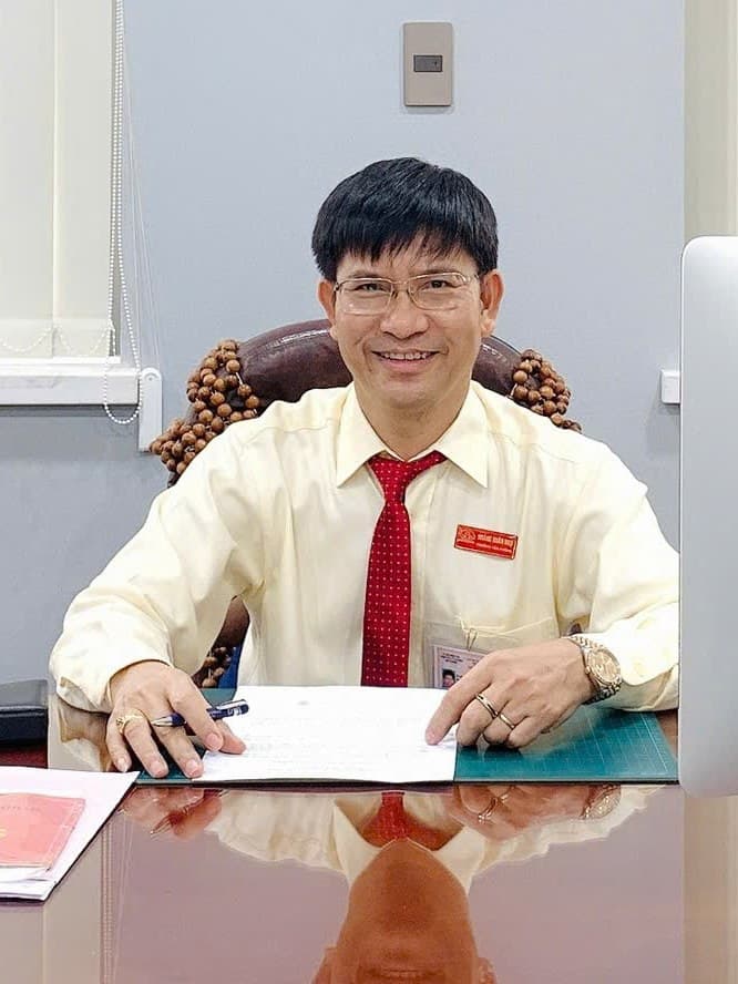 Trưởng văn phòng · Công chứng viên Hoàng Xuân Ngụ
