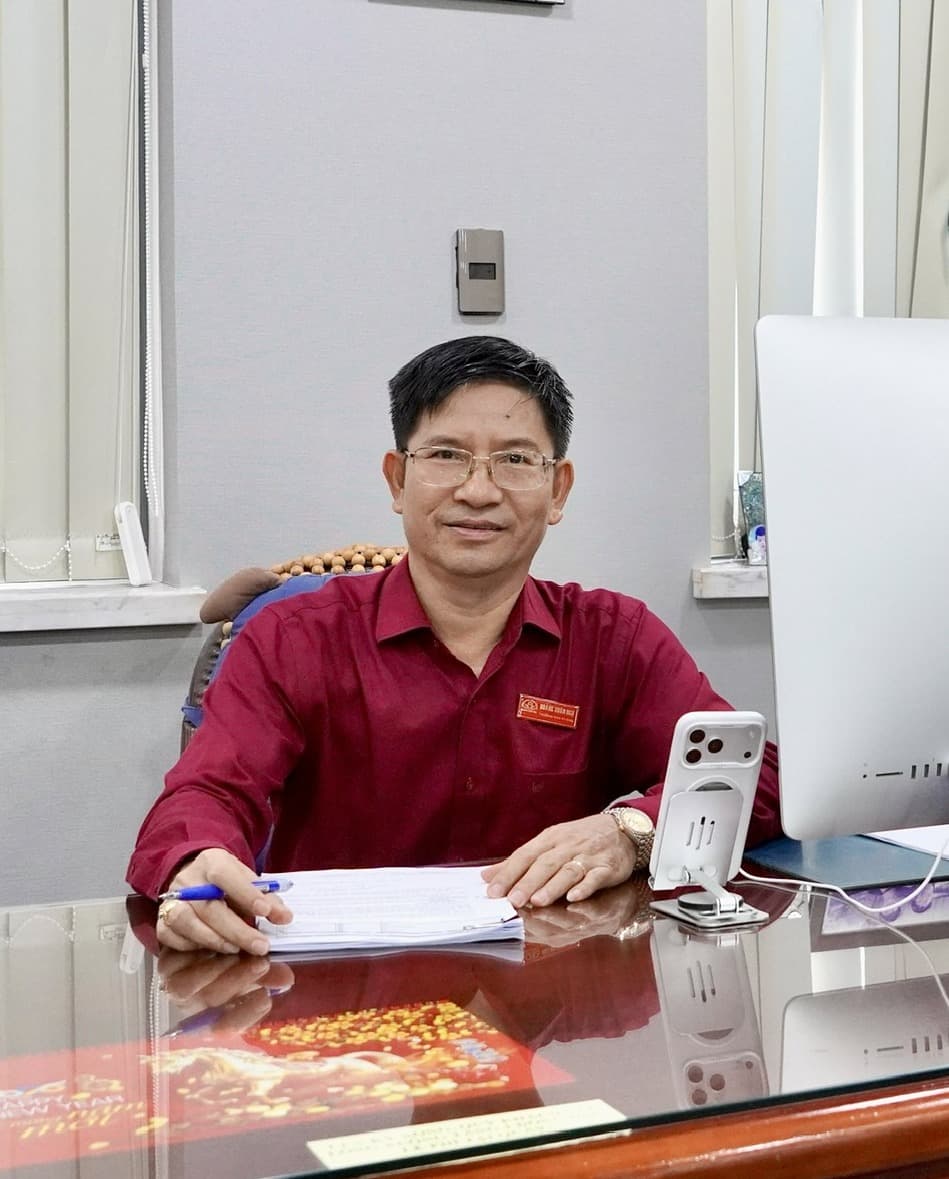 Trưởng văn phòng · Công chứng viên Hoàng Xuân Ngụ